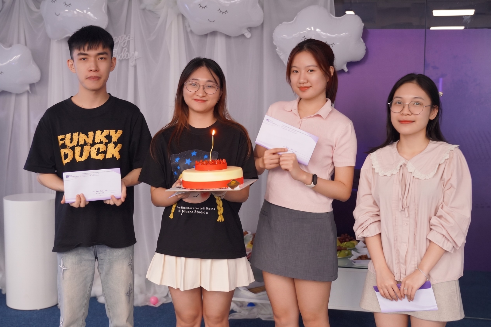 AUGUST BIRTHDAY FLIGHT – MỘT CHUYẾN BAY CÙNG NHIỀU LỜI CHÚC